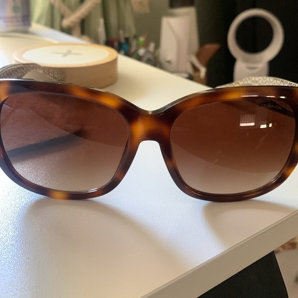 Coach tortoiseshell sunglasses with case - Picture 5 of 5